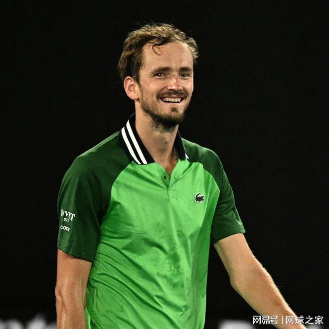 鹿在字母哥 鹿在字母哥