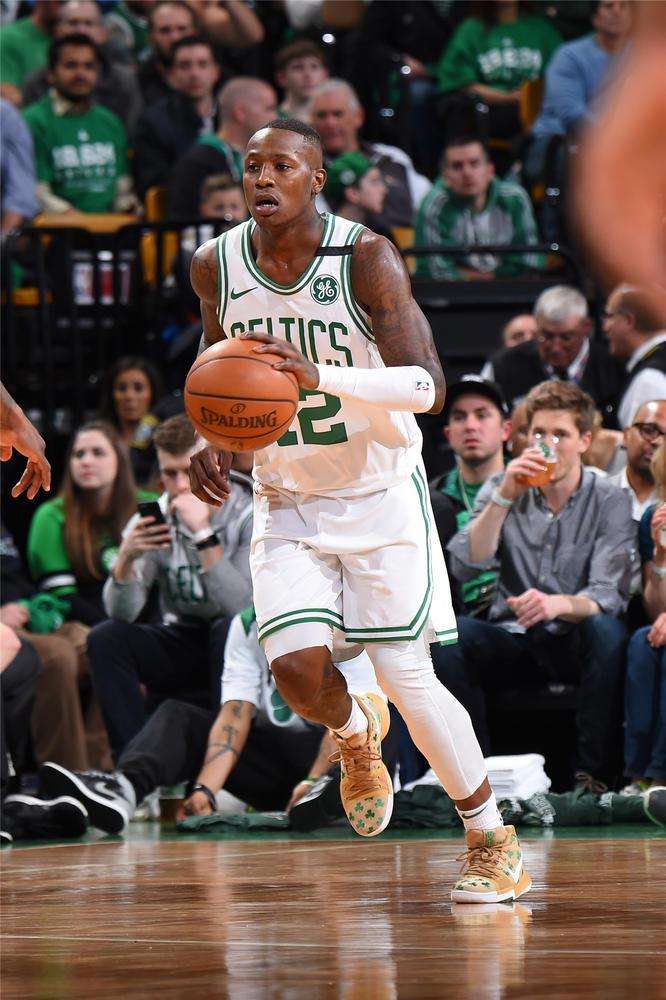 作为该地区 作为该地区