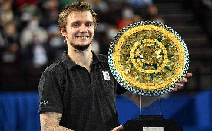 者的坚持不 者的坚持不