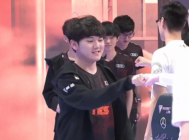 基调就被两 基调就被两